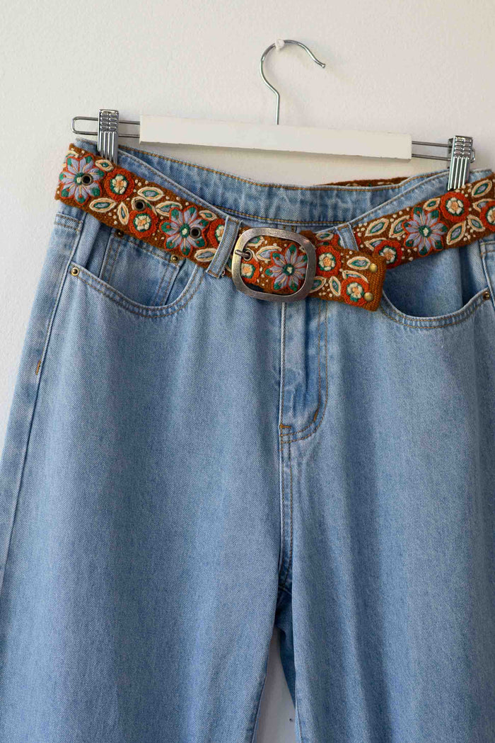 Embroidered belt on blue jeans, DSC5078