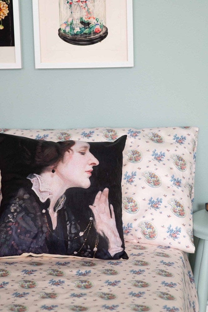 Bedroom decor with portrait pillow, DSC9587