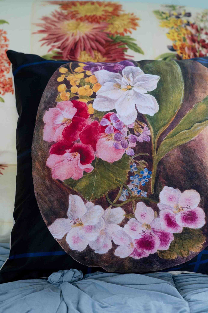 Flower study pillowcase set with floral design