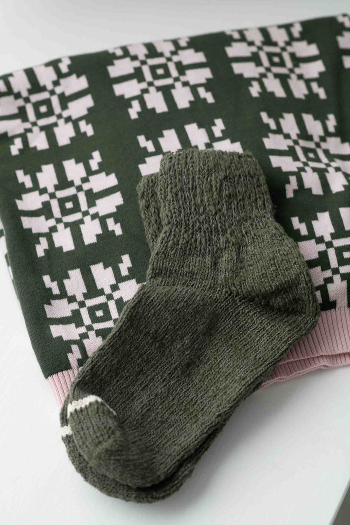 Garabou Khaki Anouk Suncup socks with patterned blanket