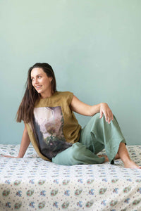 Peggy Garden model Ollie Sage in green pants, DSC6338