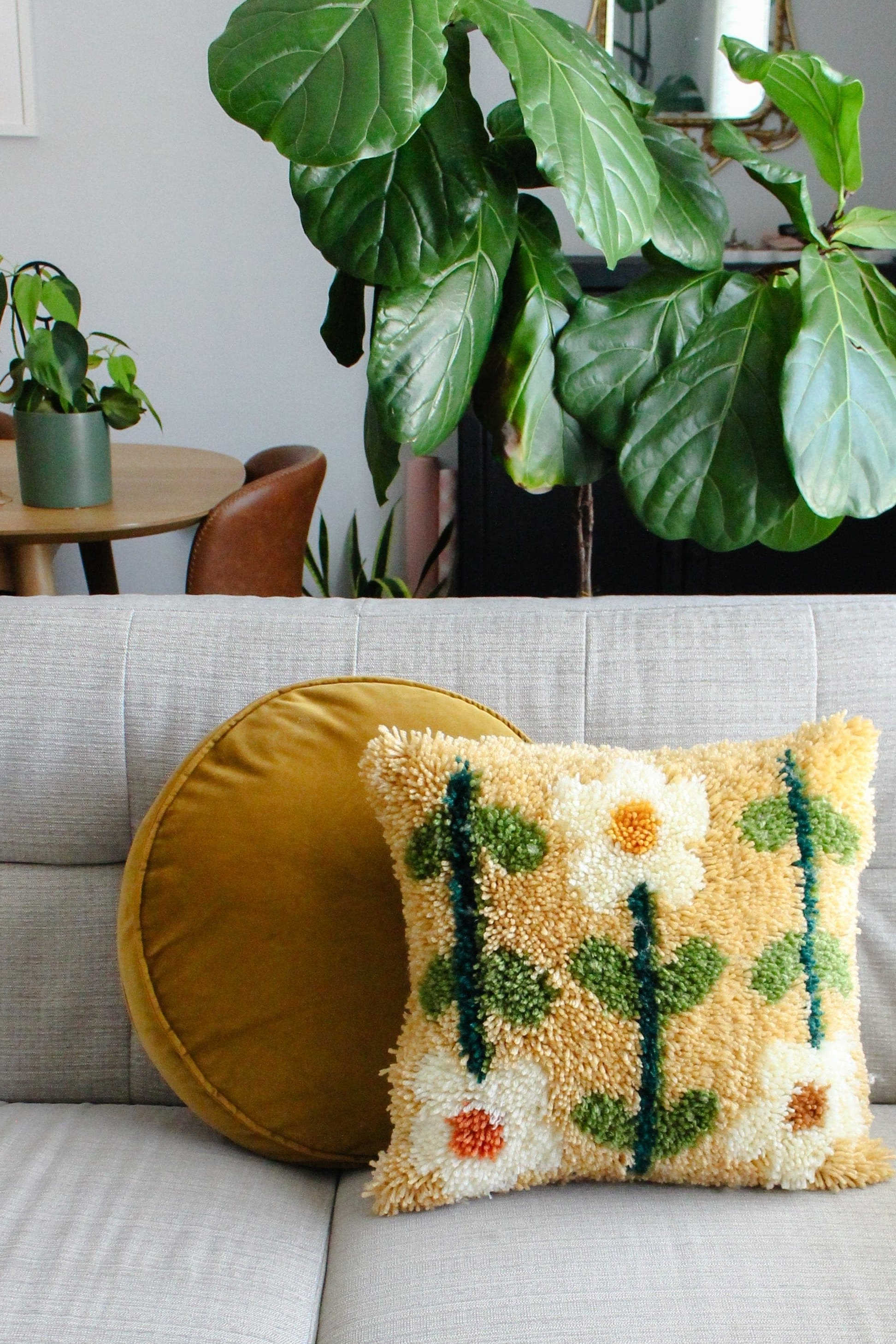 Pick of the Bunch Latch Hook Cushion Kit Earthy