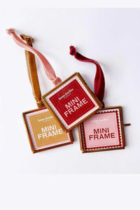 Mini frames with velvet ribbons