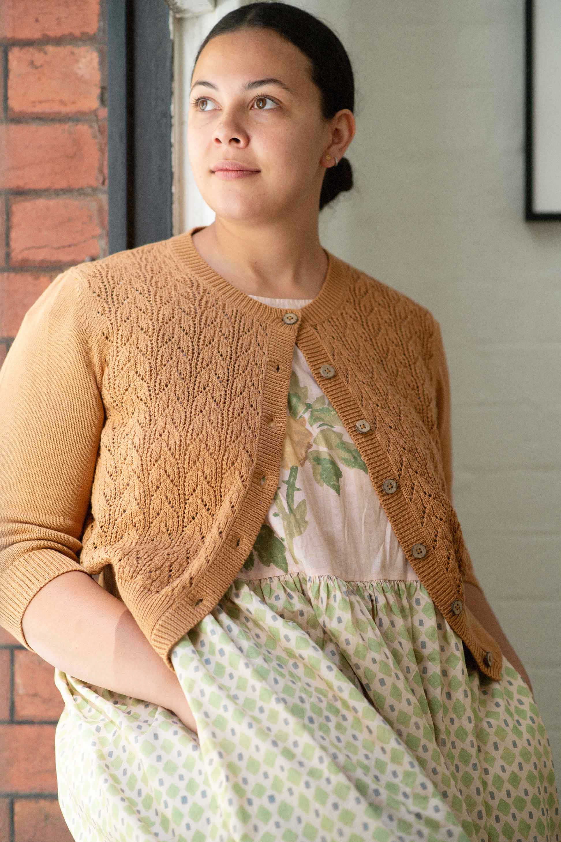 Ava cardigan Almond