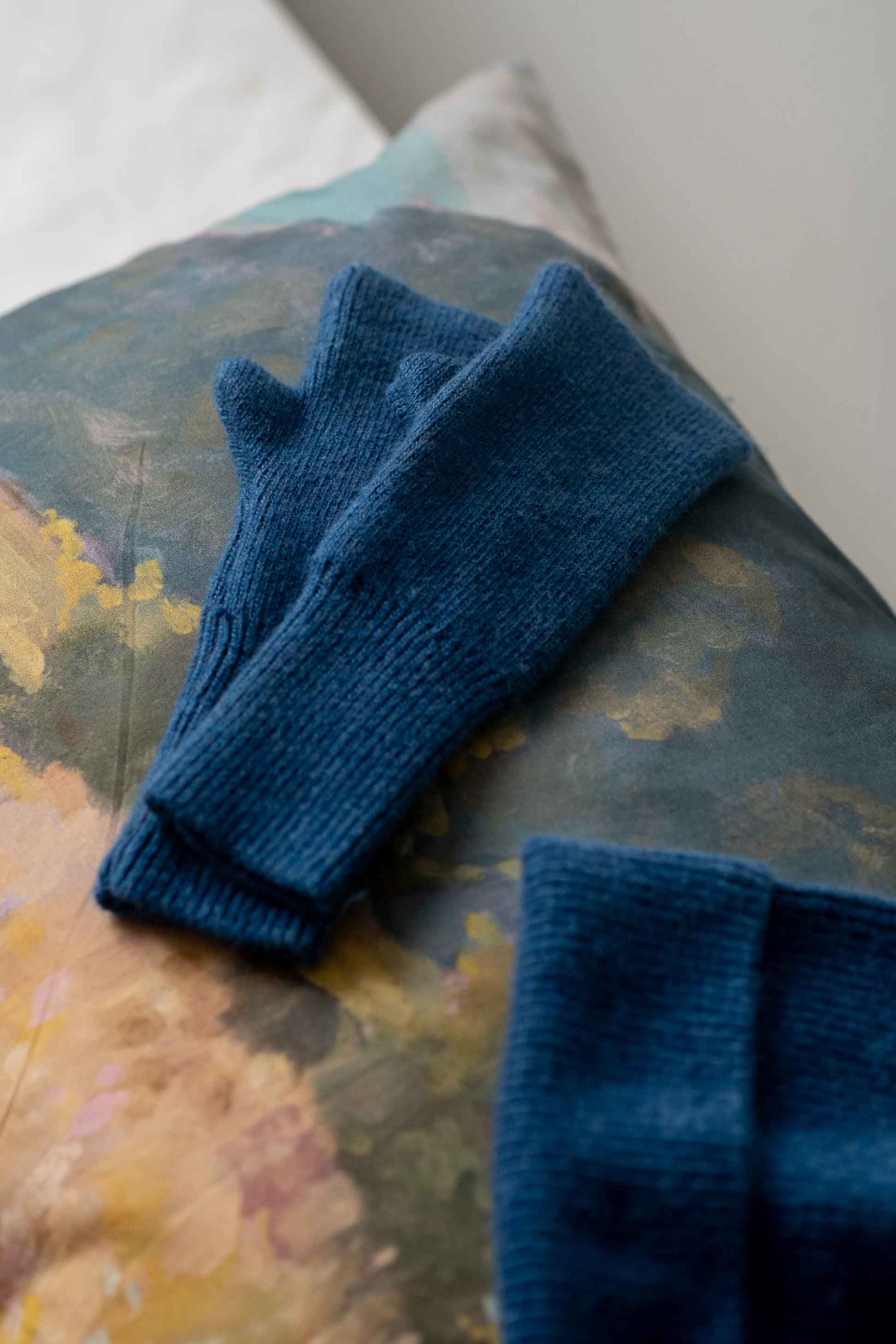 Julia Mittens Blue Jean