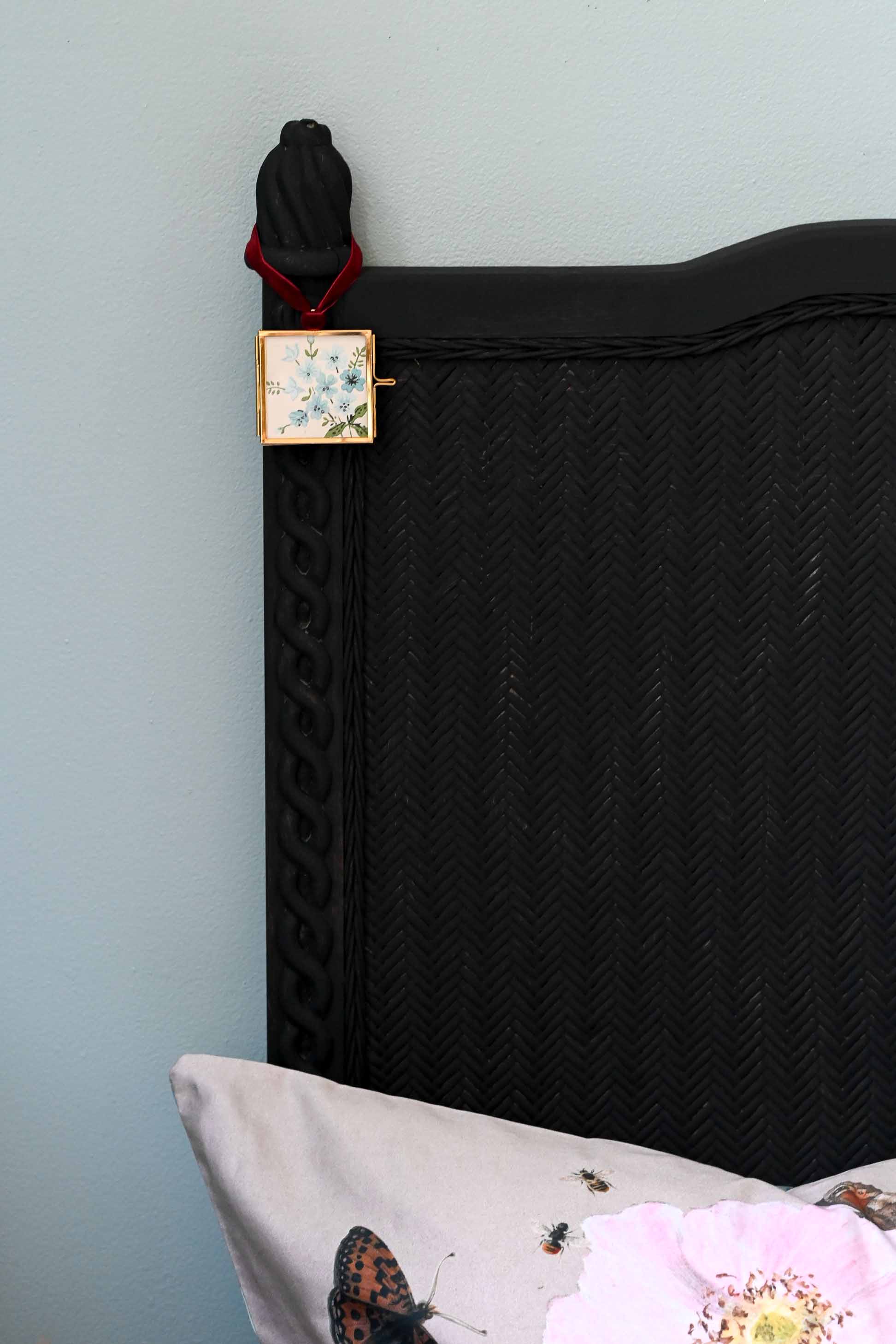 Mini Frame burgundy velvet