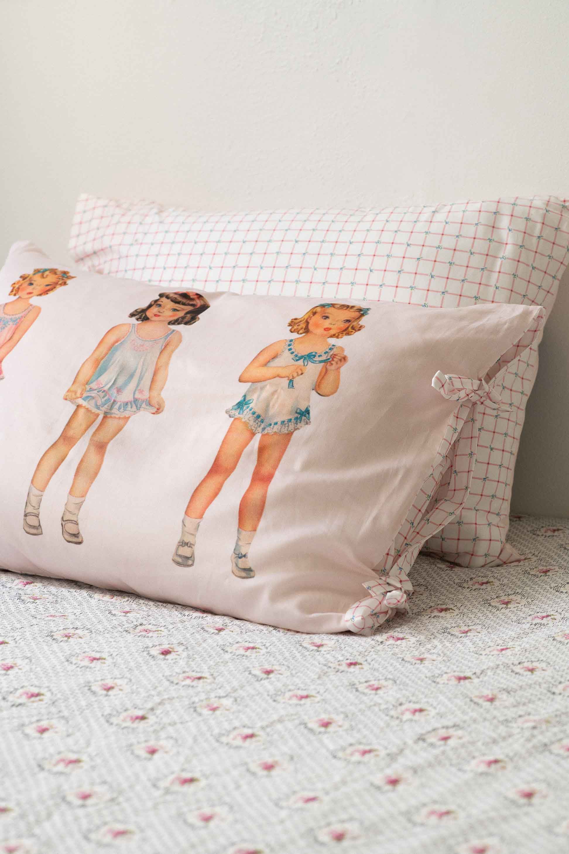 Paperdoll pillowcase *organic cotton