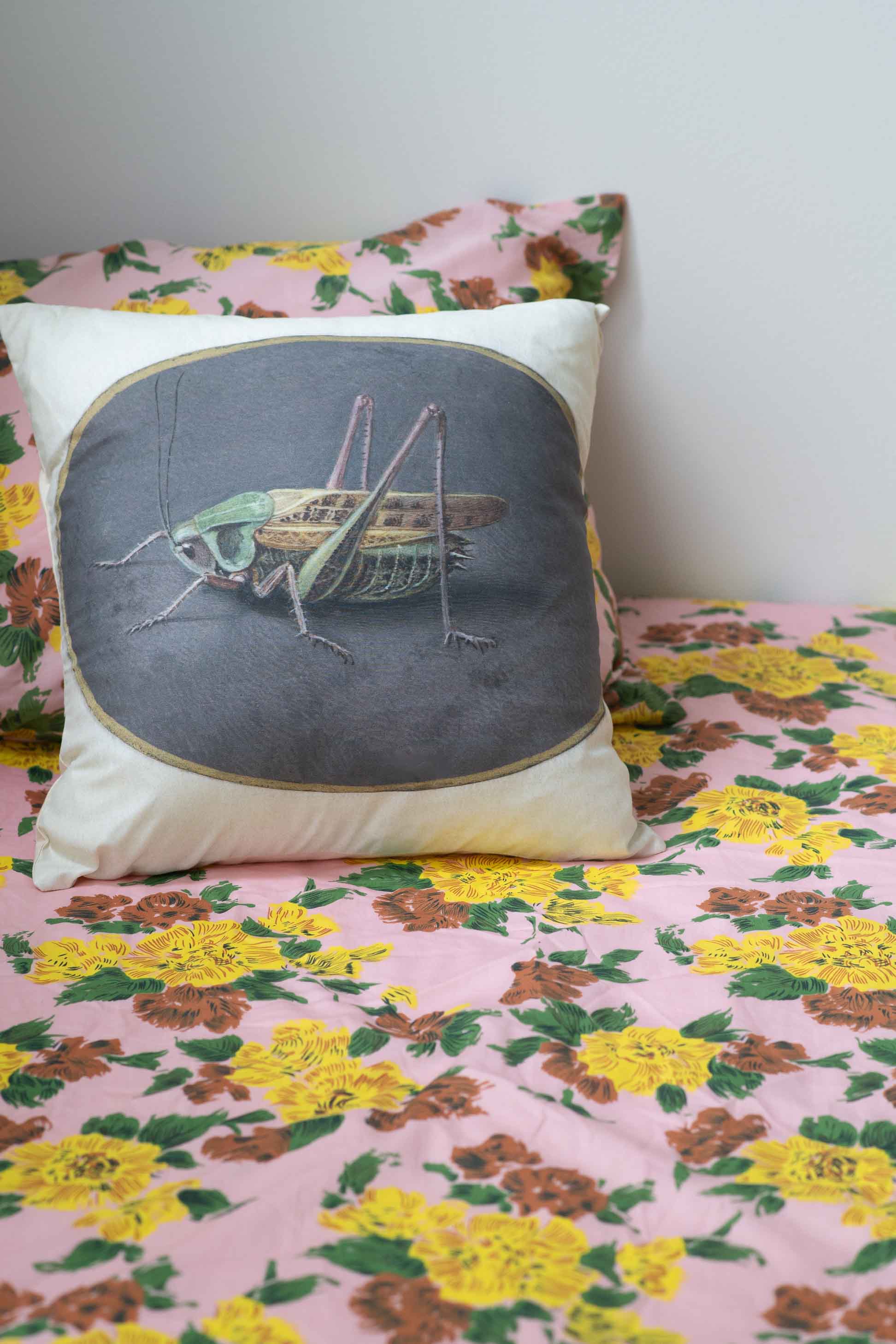 Grasshopper Cushion cover