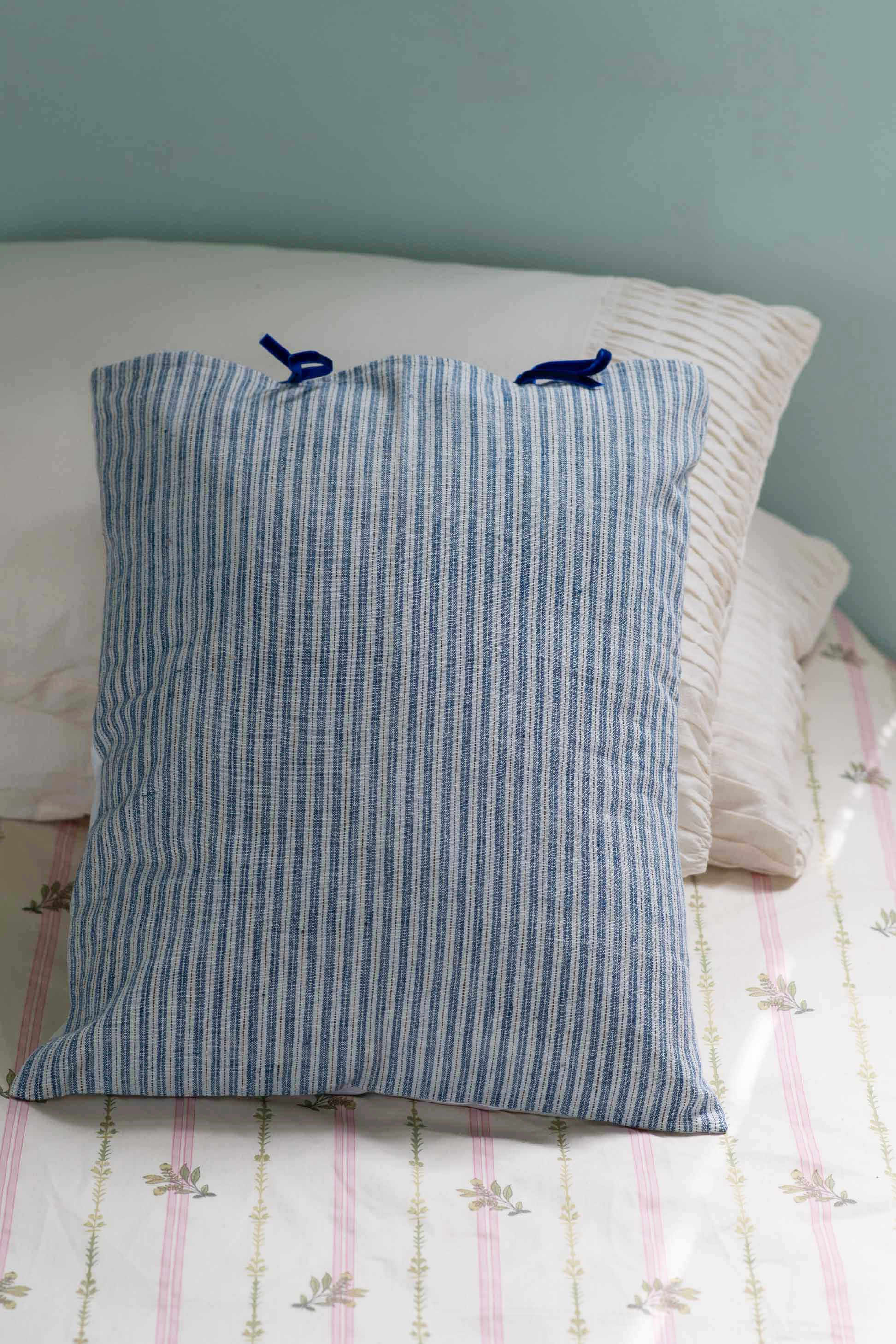 Handwoven cushion #4