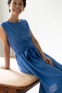 Woman in Janedress Lapis blue dress, DSC2423