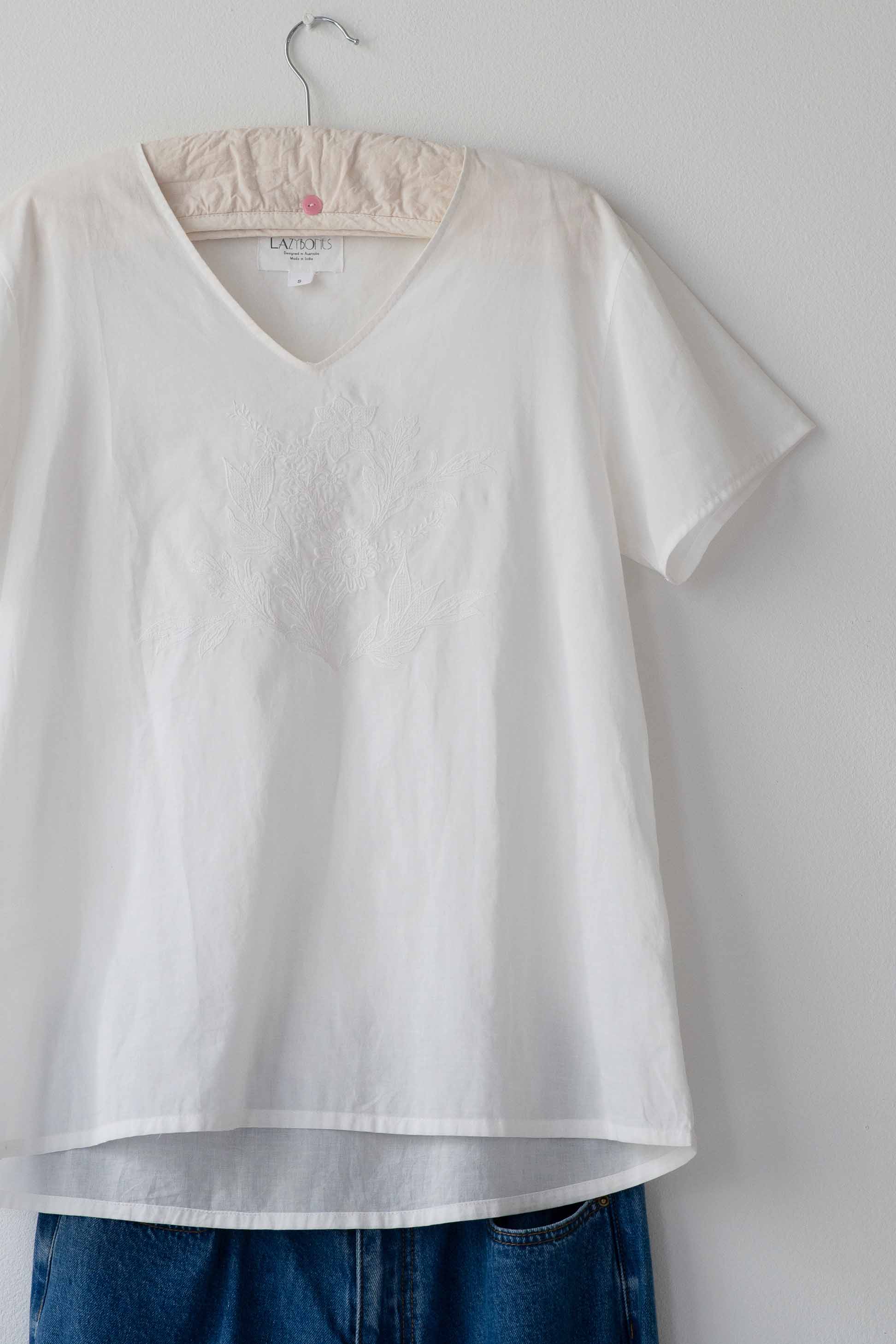 Tilly embroidered tee white