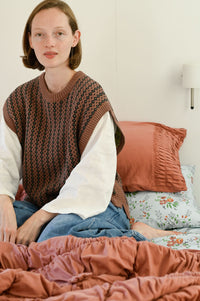 Jo knitted vest in organic cotton