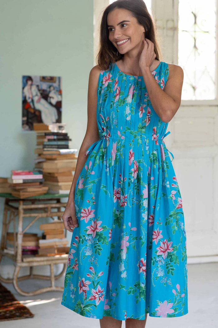 KatyBluesette in a floral blue dress