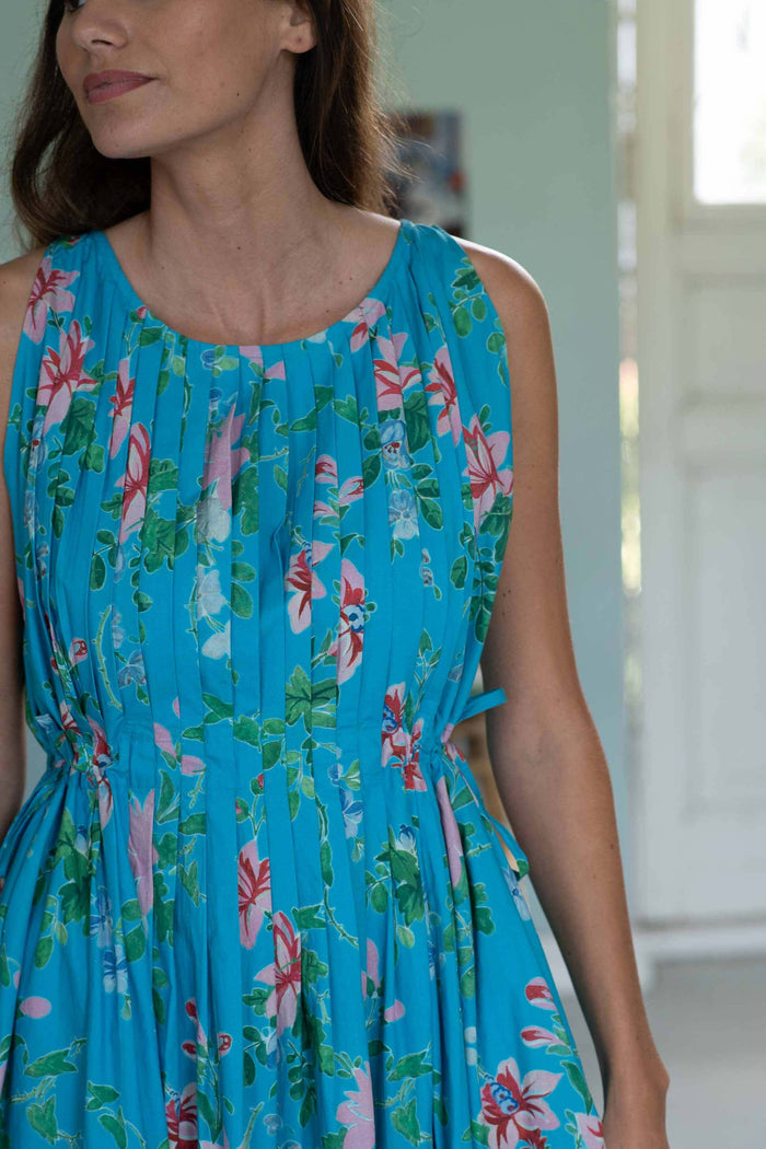 KatyBluesette in blue floral dress