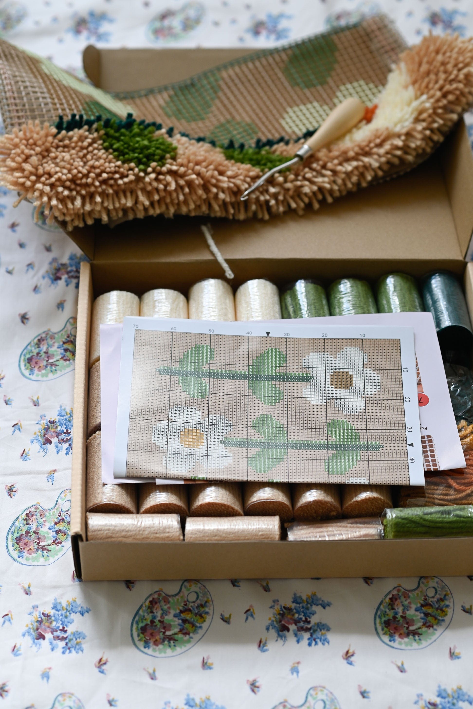 Pretty Petals Latch Hook Cushion Kit