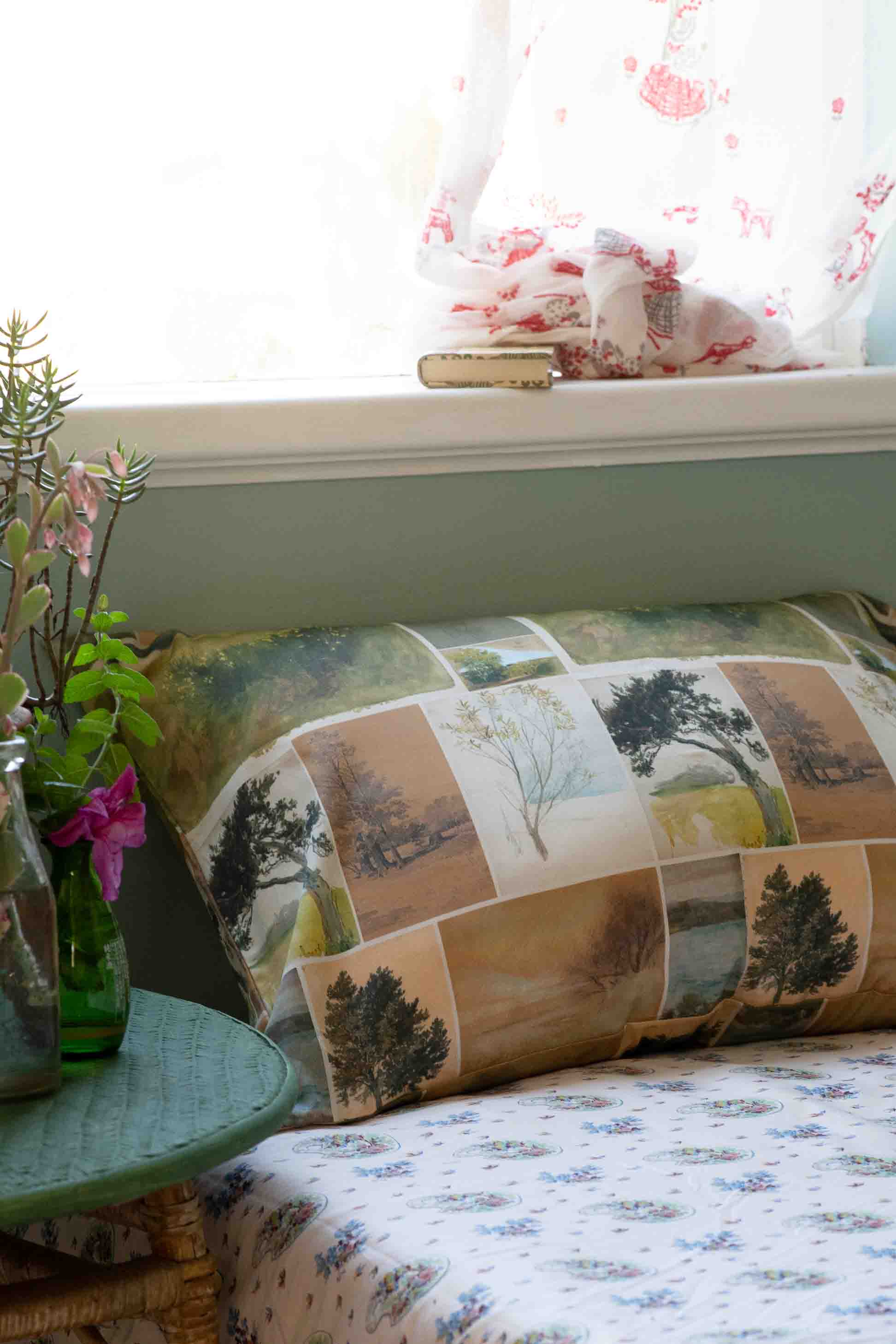 Nature Studies organic cotton pillowcase set