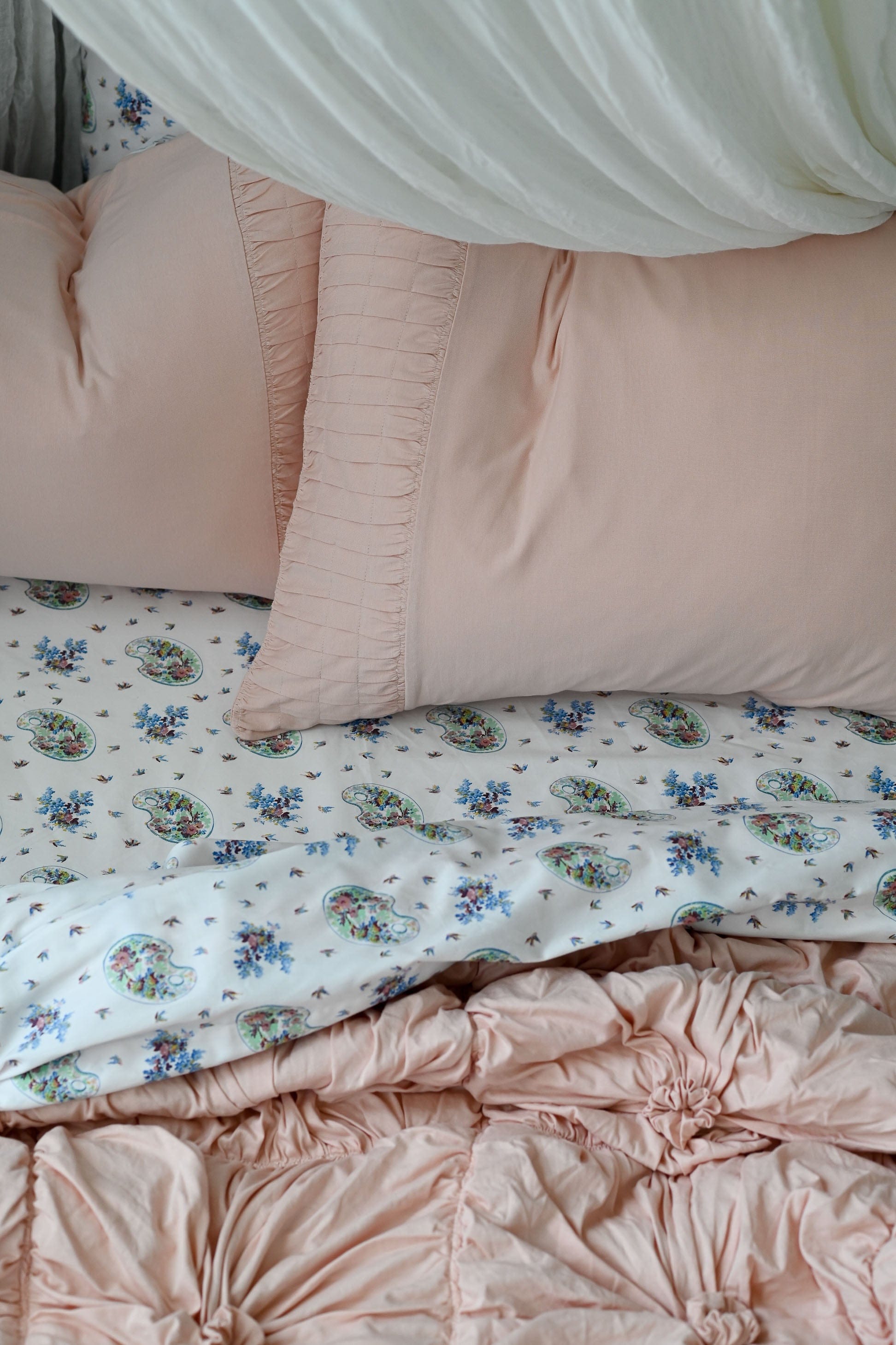 Palettes & Swallows Sheet Set