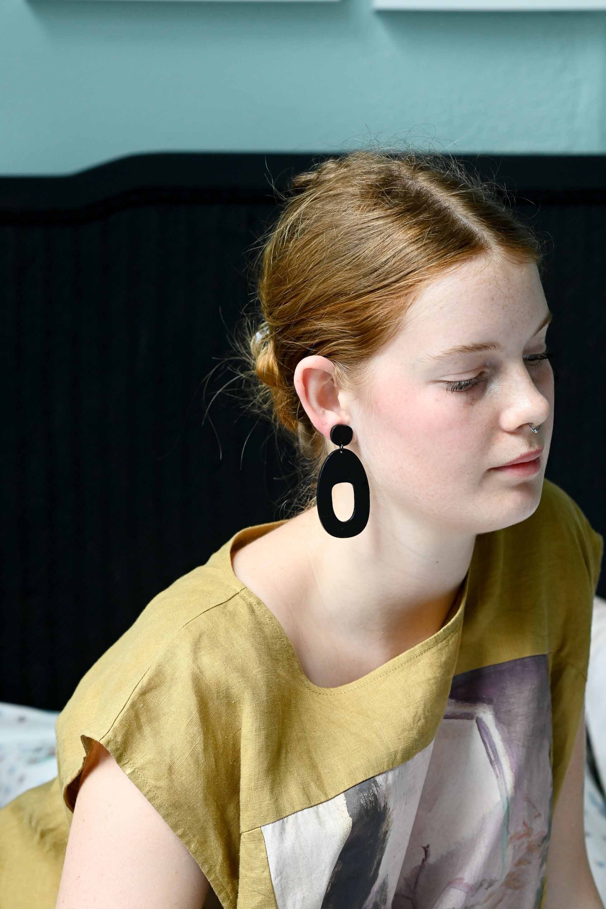 Soko Dangle Earrings Black