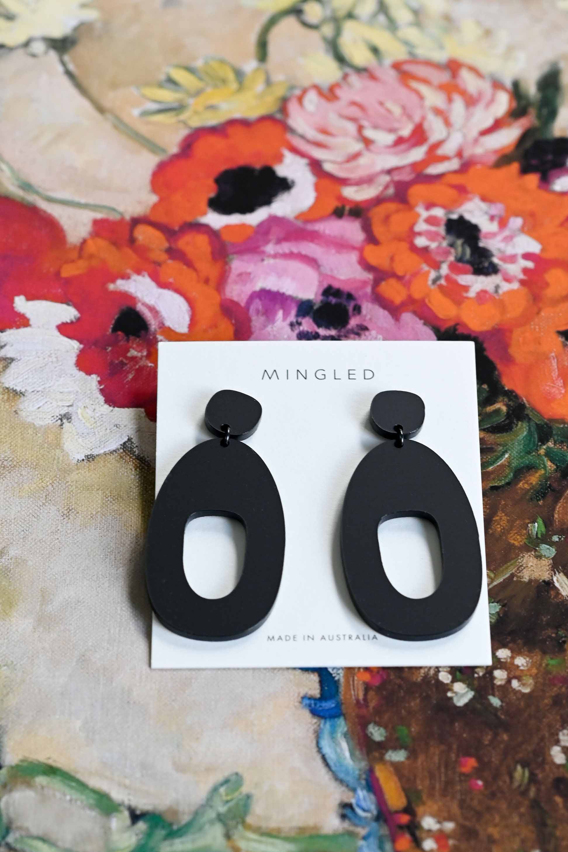 Soko Dangle Earrings Black