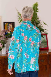 Ted Bluesette in floral blue shirt