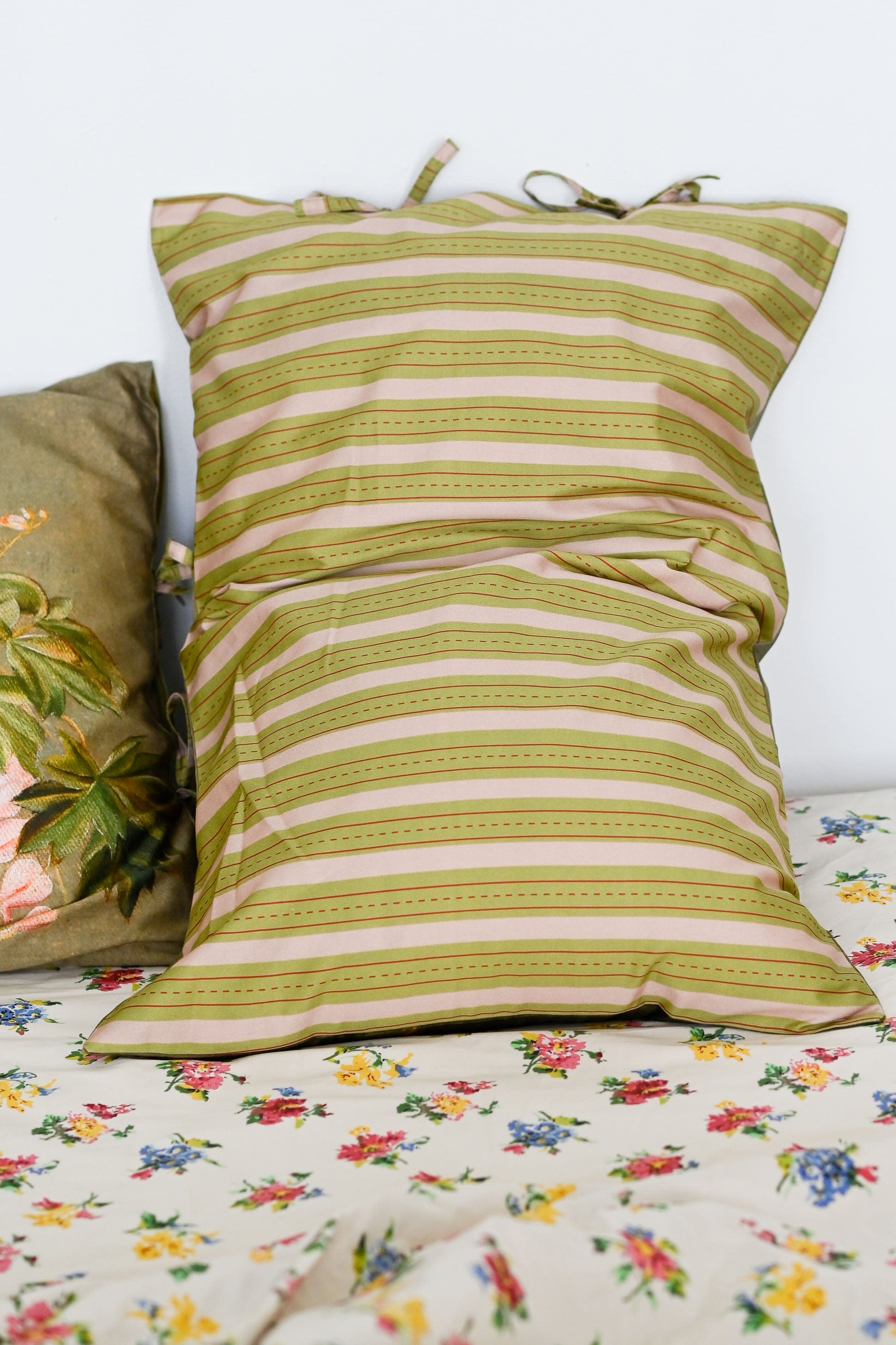 Tiger Lilies organic cotton pillowcase set