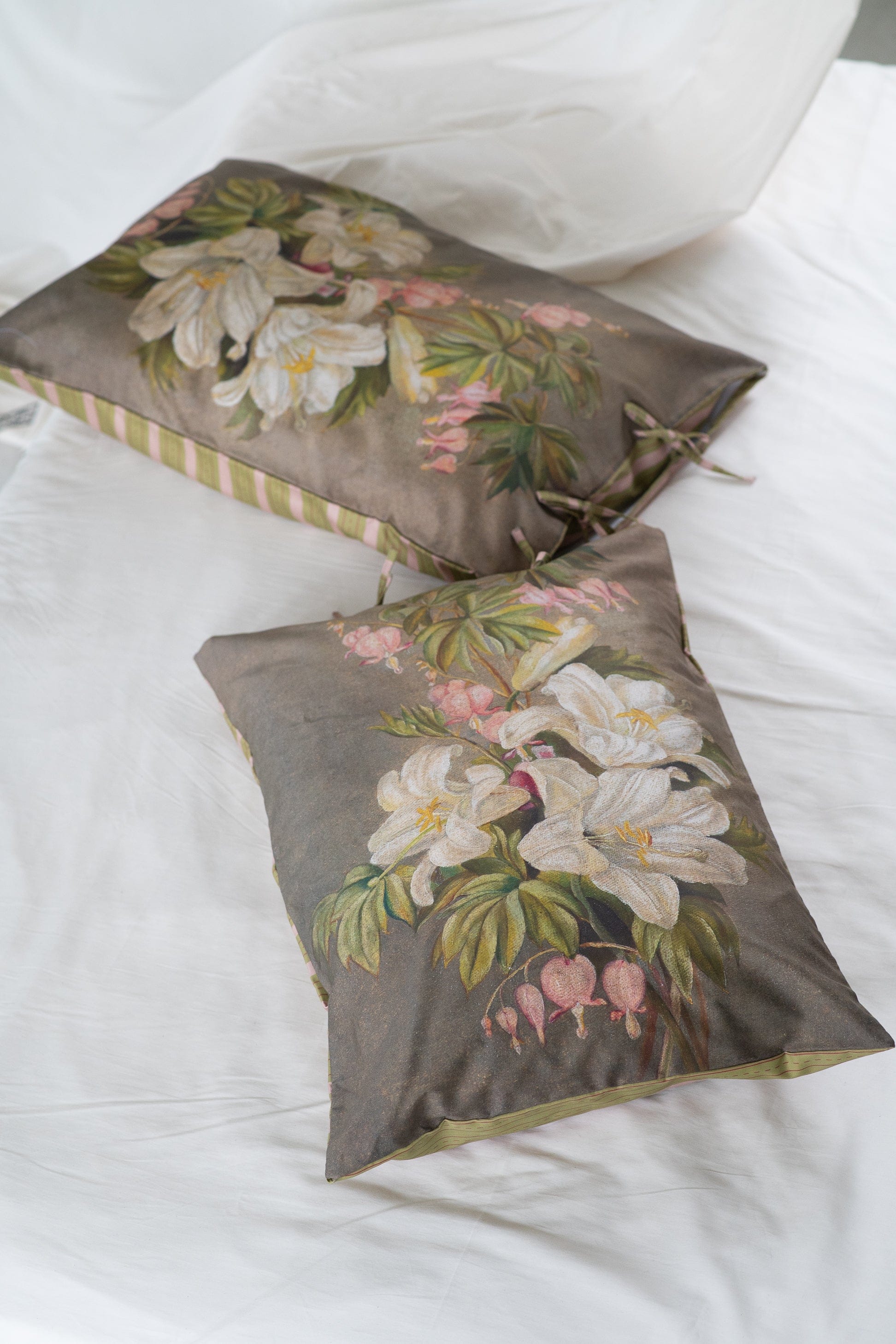 Tiger Lilies organic cotton pillowcase set