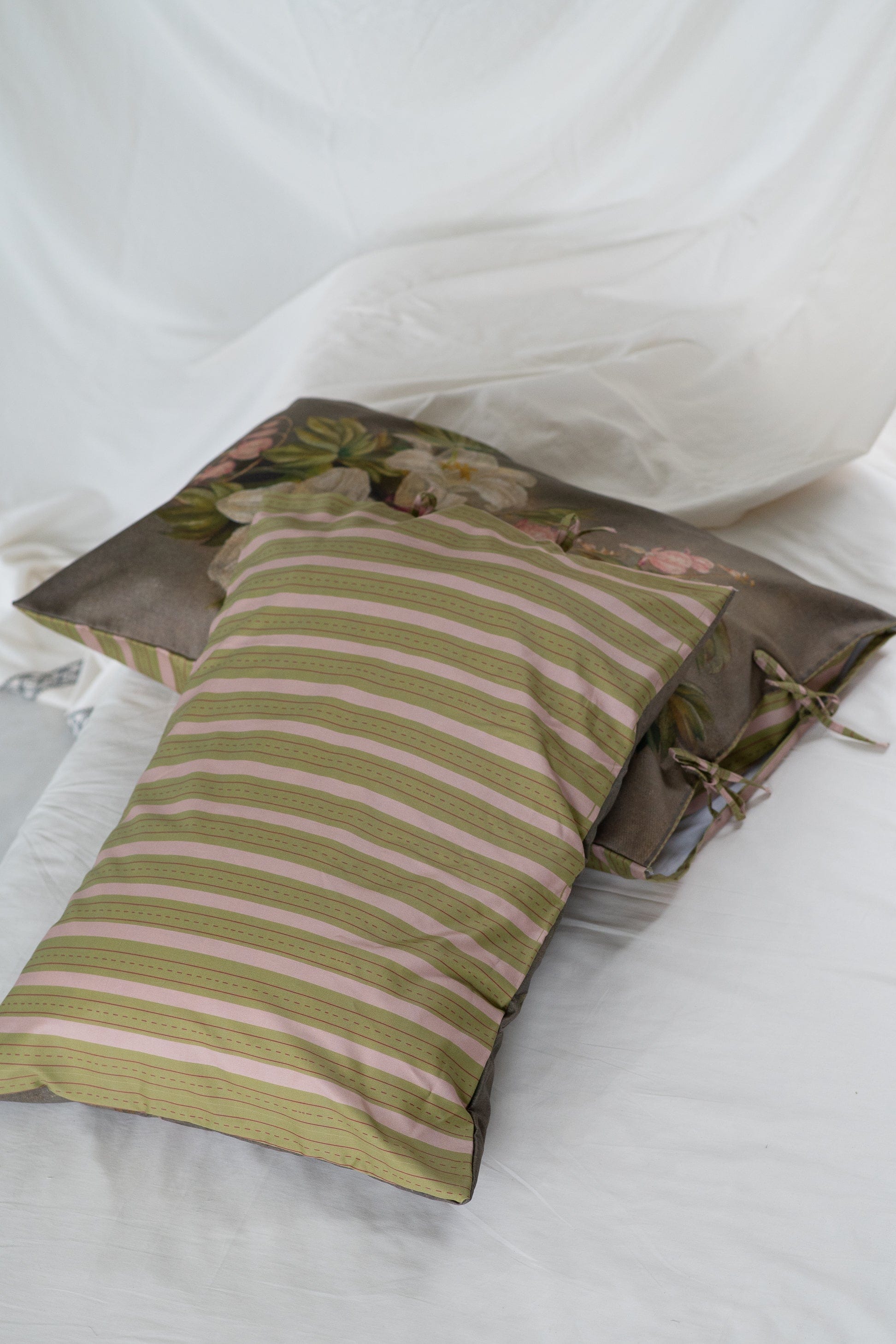 Tiger Lilies organic cotton pillowcase set