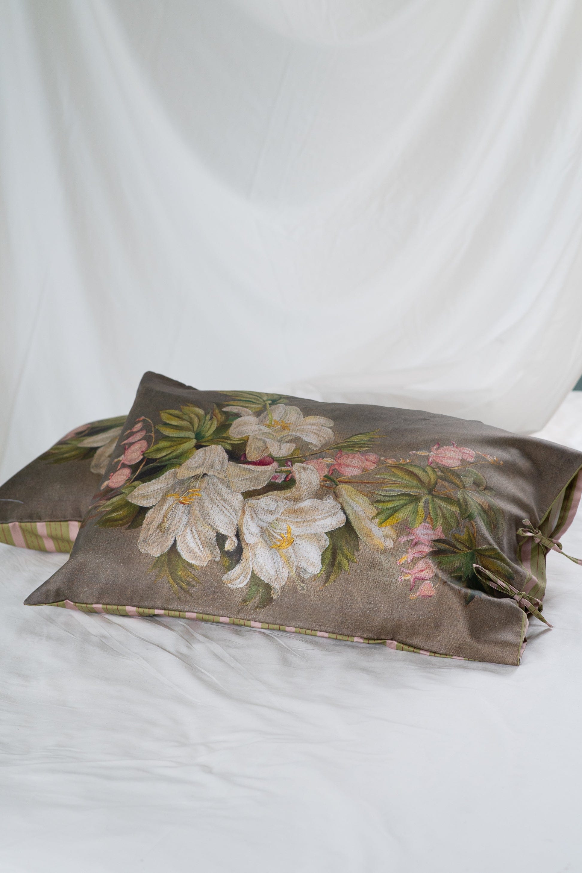 Tiger Lilies organic cotton pillowcase set