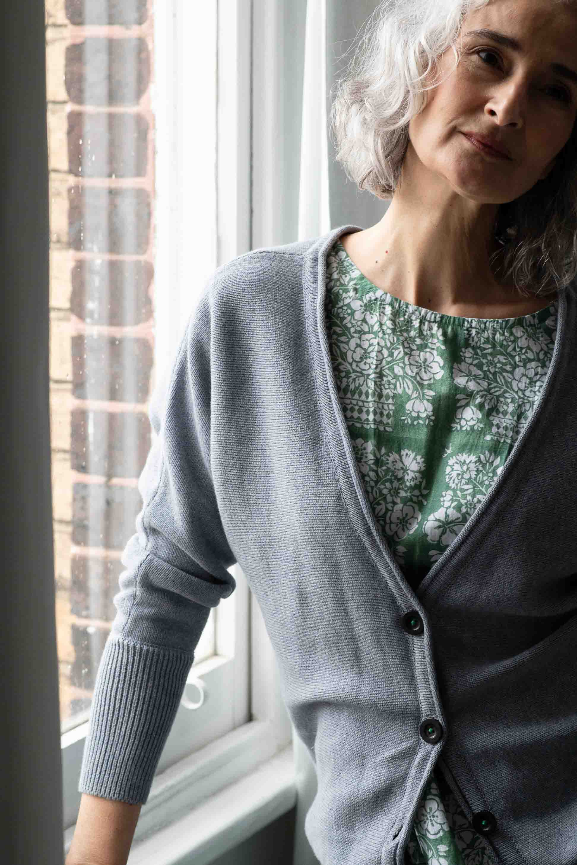 Willa cardigan Chambray *organic cotton