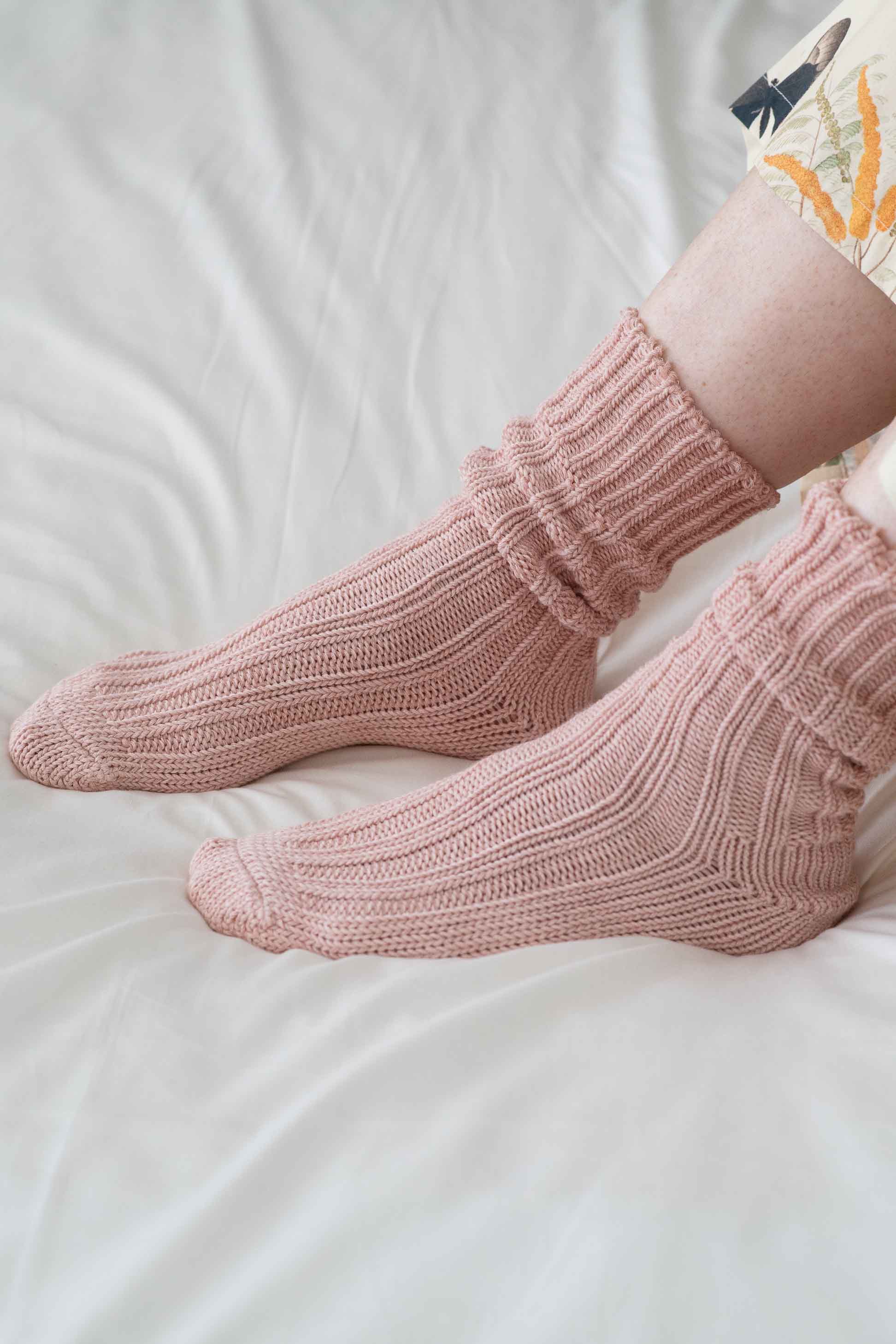 Yahae Kan Socks Pink