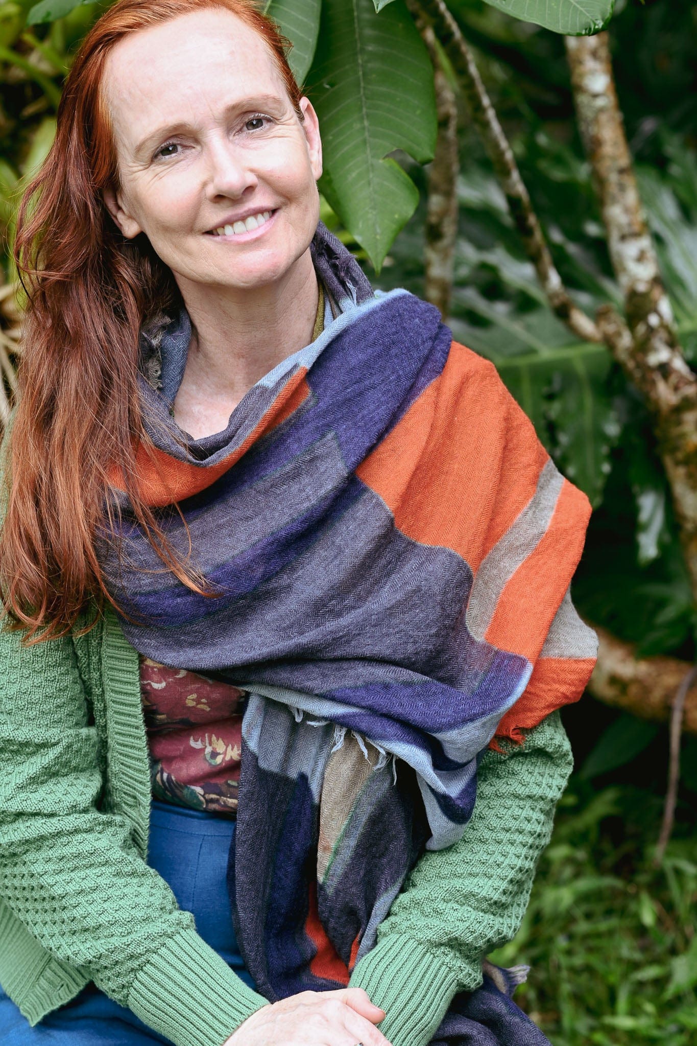 Elva Scarf Graphic Black/Red/Grey