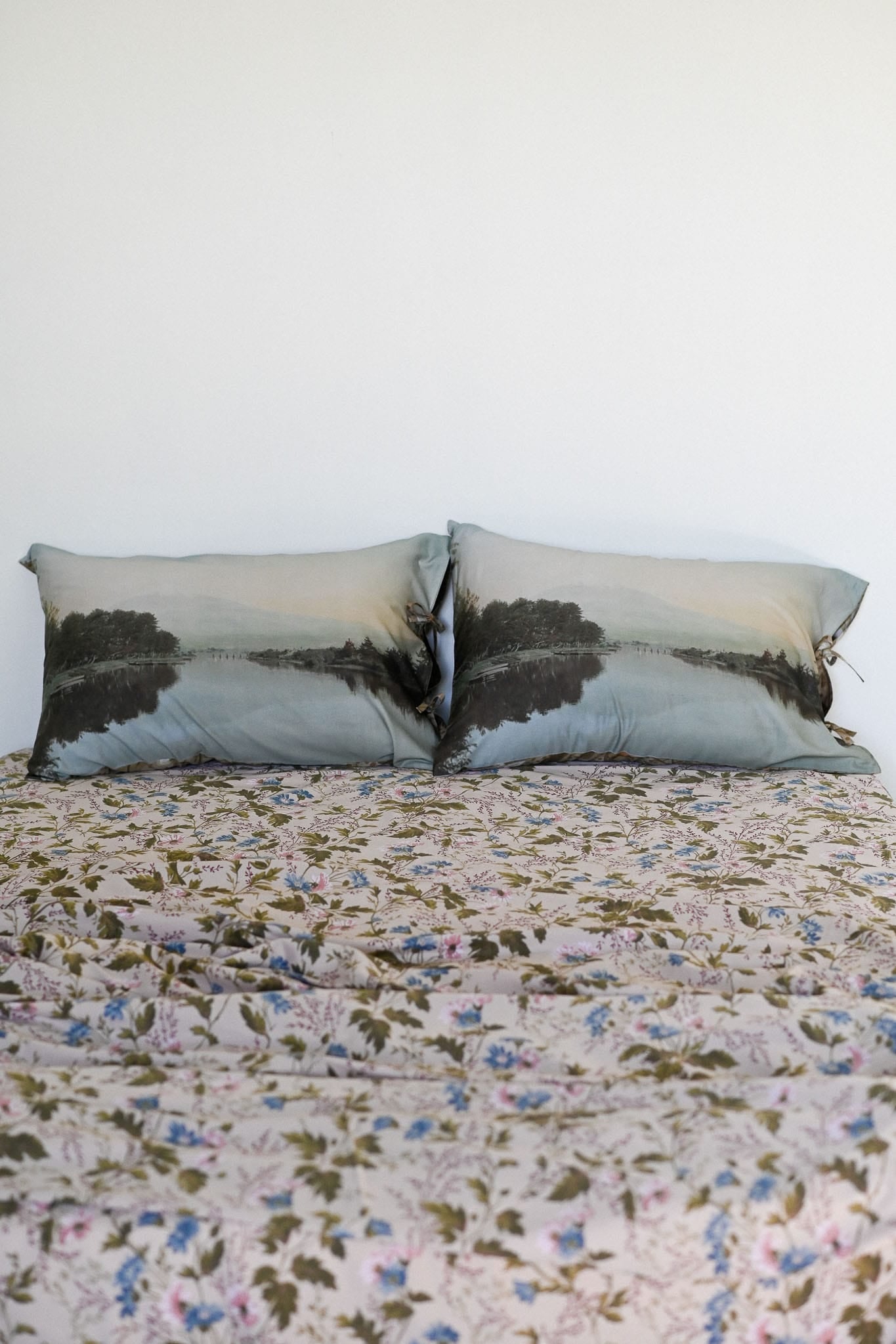 View of Mt Fuji Pillowcase Set