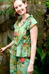 vida top and ollie linen pants in tropics 3