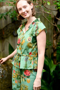 vida top and ollie linen pants in tropics 3