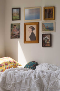Art prints & white quilt set with Crisanta round cushion