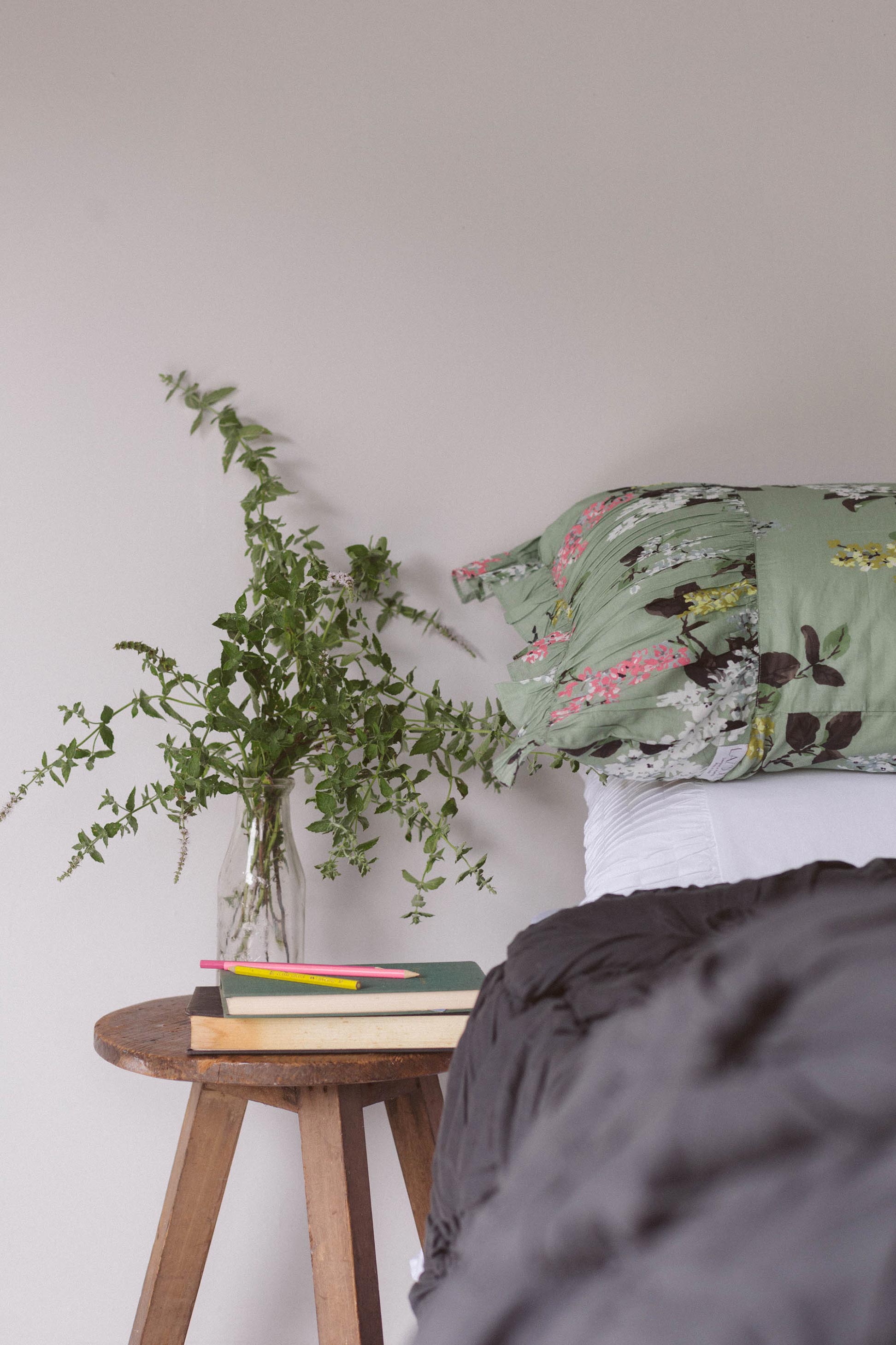 Gathered pillowcase in Blossom *organic cotton