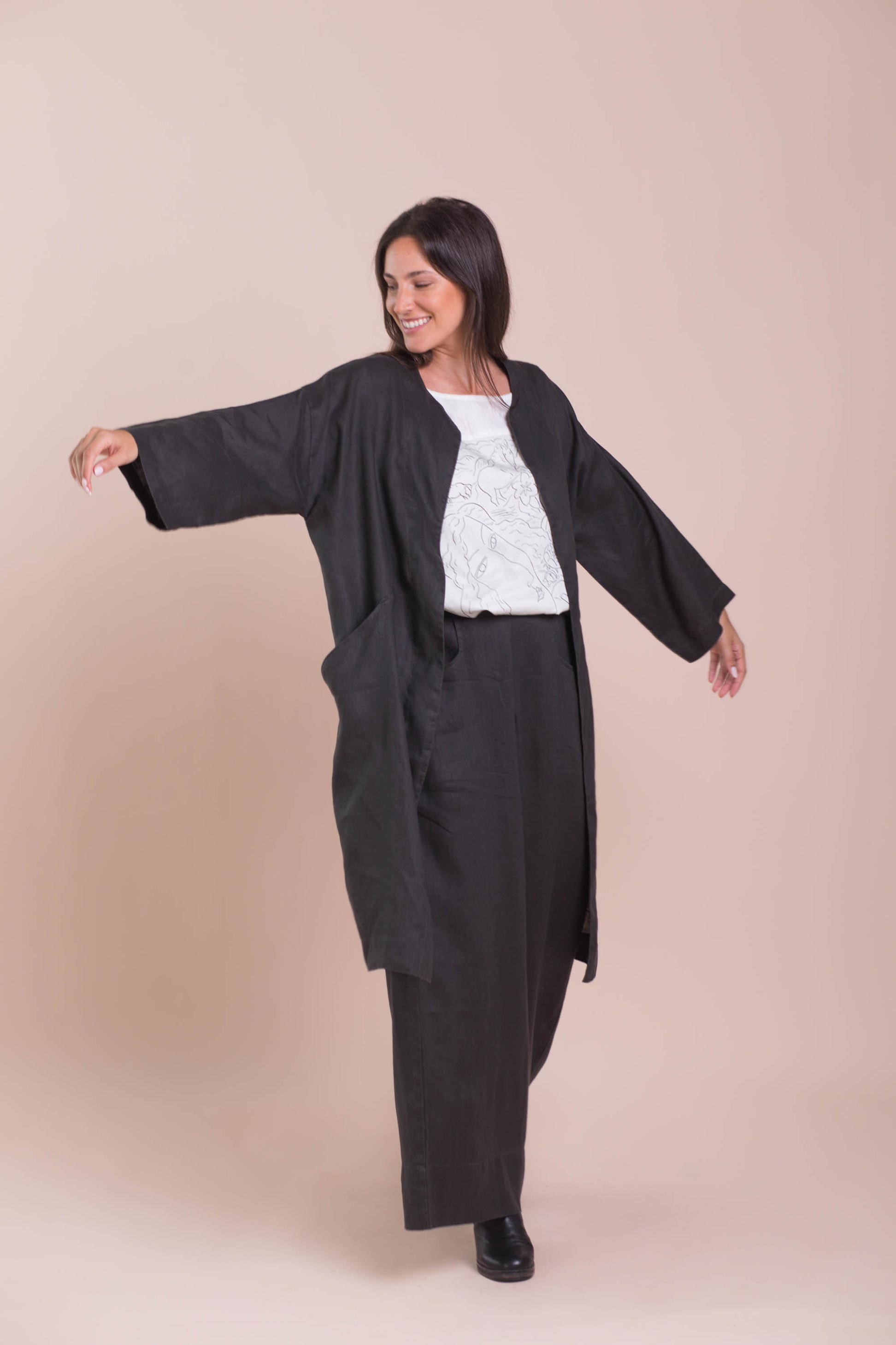 Isabella linen jacket in Carbon