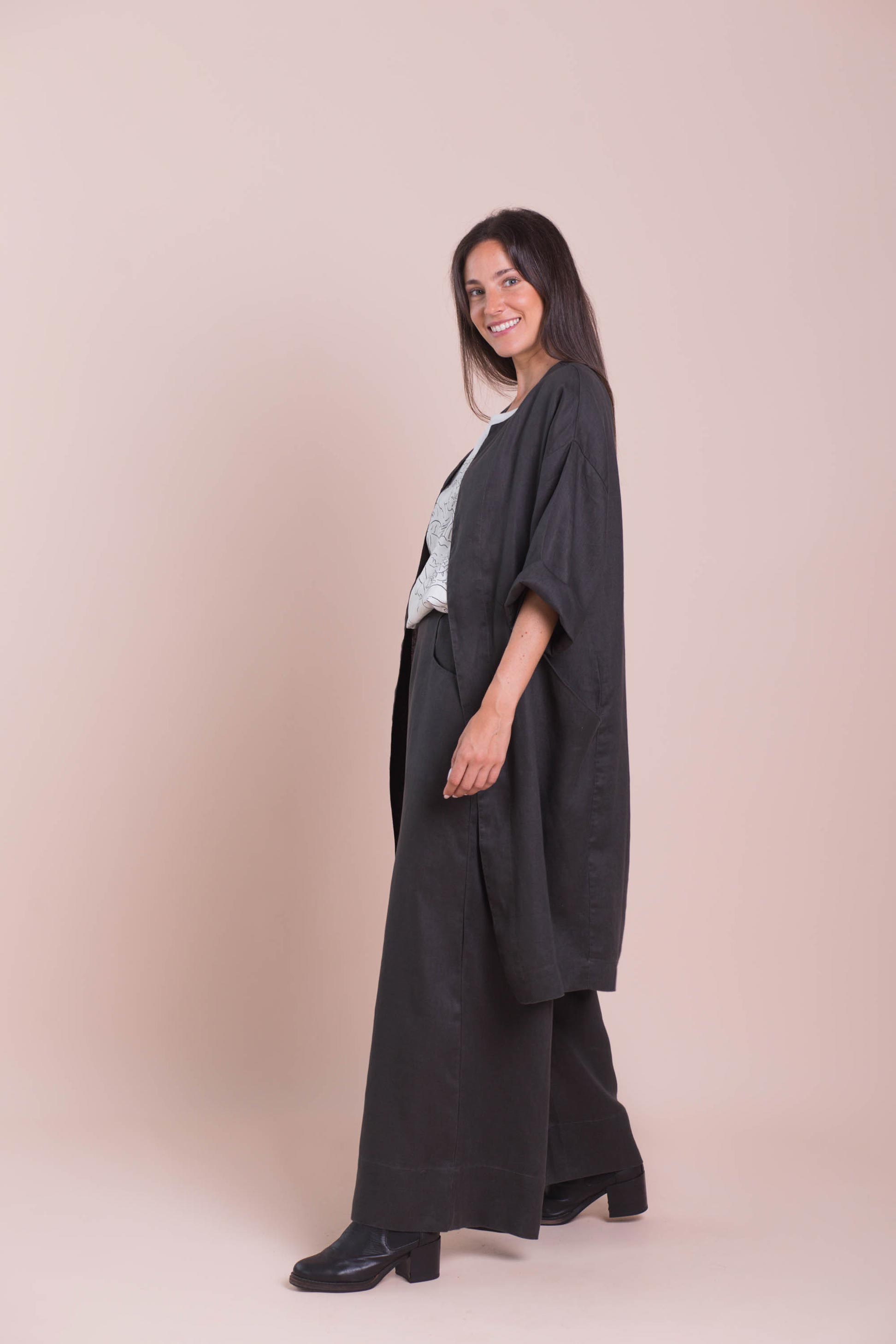 Isabella linen jacket in Carbon