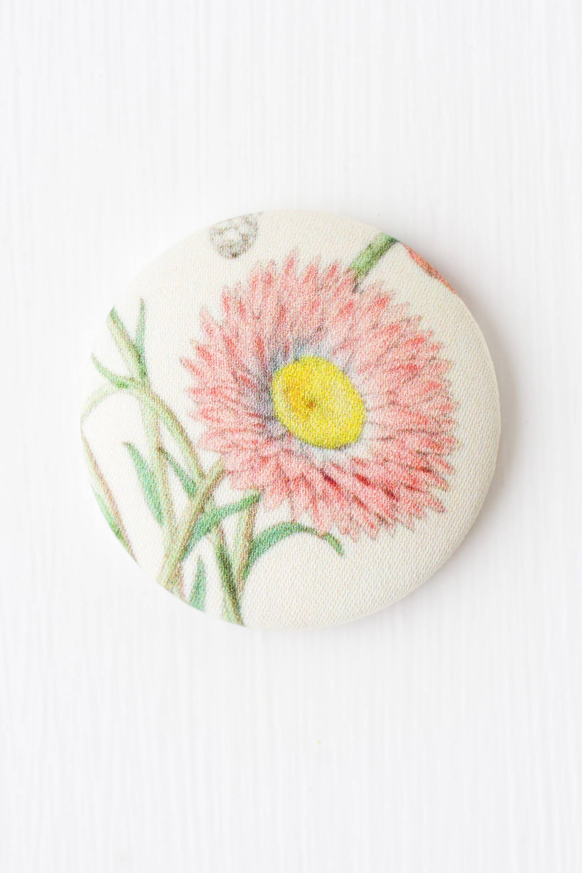 Paper Daisy Magnet