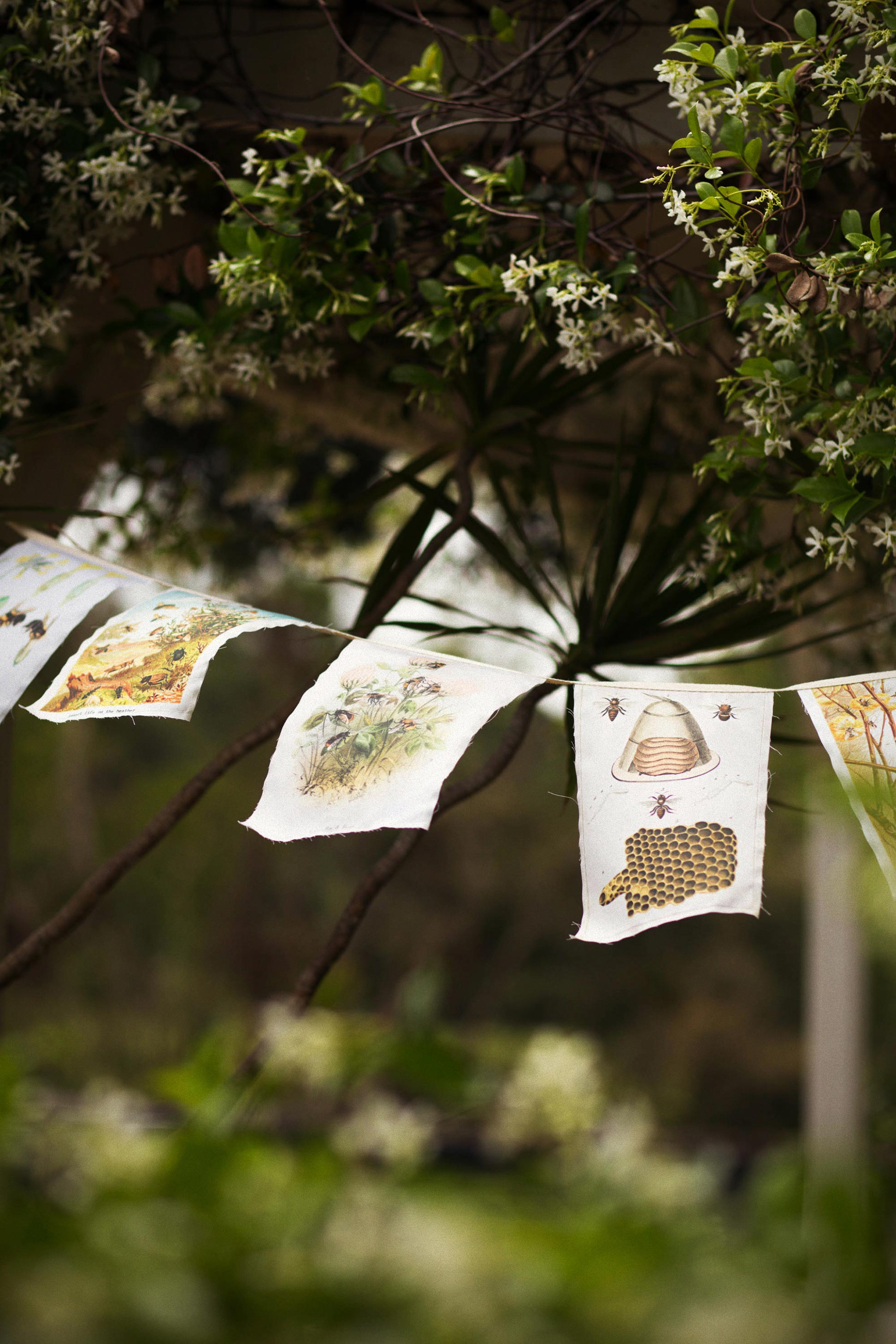 Precious Bees garland