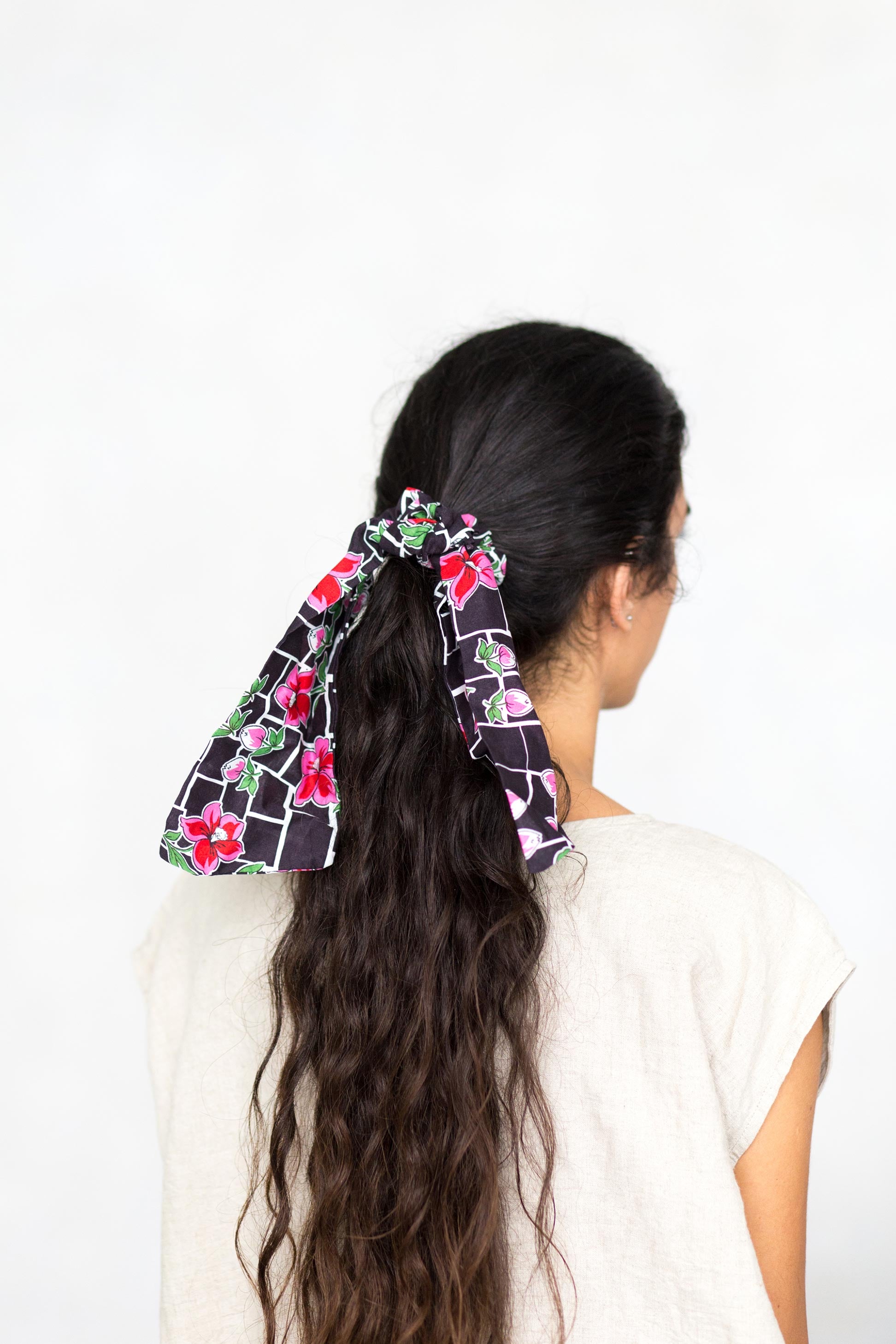 Scrunchie with scarf in Zafra