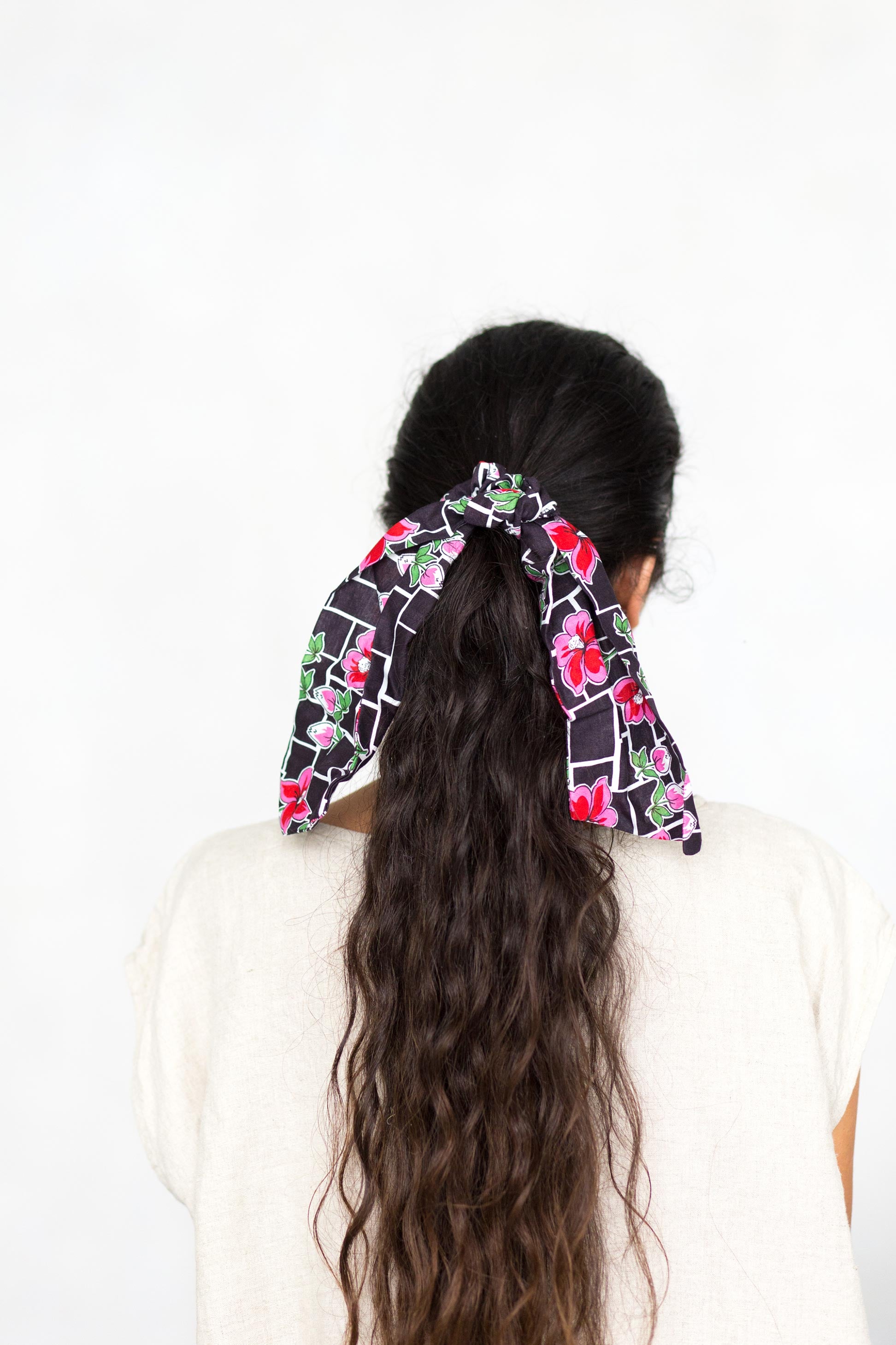 Scrunchie with scarf in Zafra